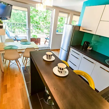 Blue Sky Apartament + Parking Alloggio in famiglia *