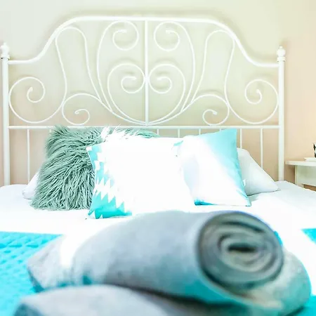 Blue Sky Apartament + Parking Alloggio in famiglia