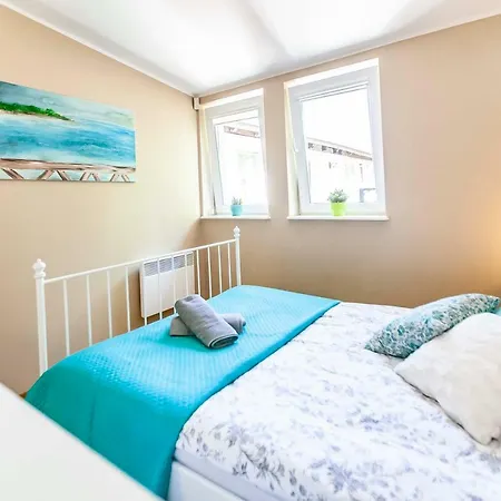 Blue Sky Apartament + Parking Alloggio in famiglia *